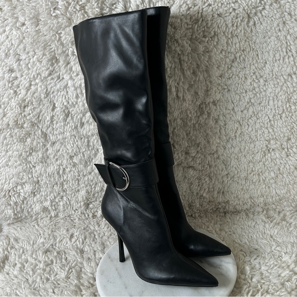 STEVE MADDEN PRIYANKA KNEE BOOTS WITH BUCKLE IN BLACK SIZE 11 - Picture 1 of 7